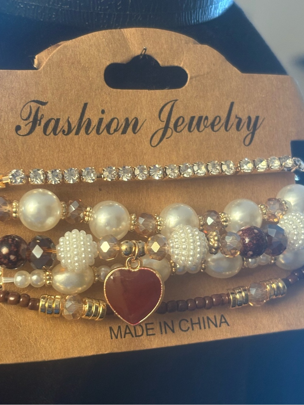 Fashion Jewelry Gold and White Pearl Bracelet Set with Red Heart Charm
